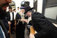 דמעות הבכי של הראש"ל הגרש"מ עמאר על מרן הגר"ע יוסף זצ"ל | צפו