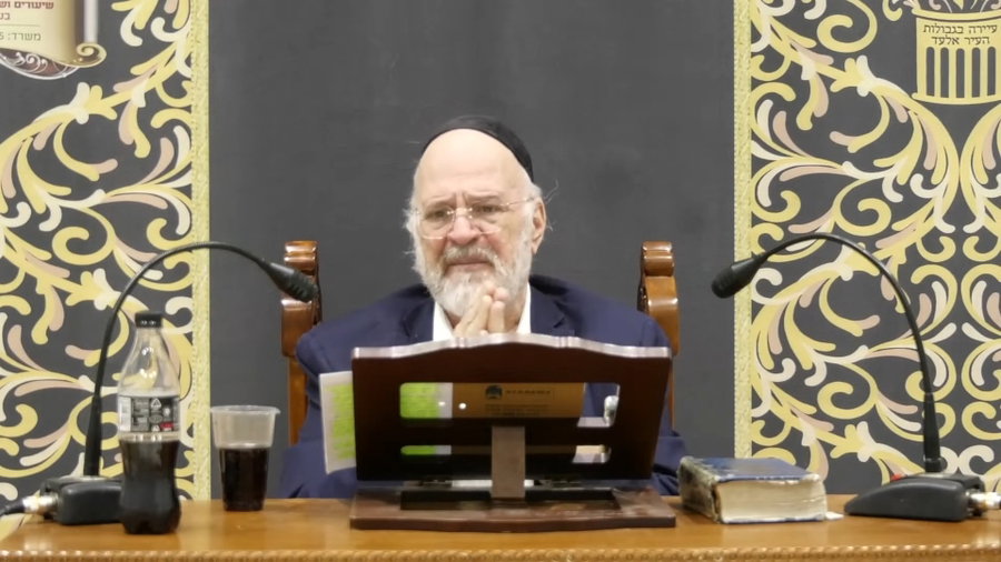 המגיד הליטאי הרב ברוך רוזנבלום בשיעור לפרשת בראשית