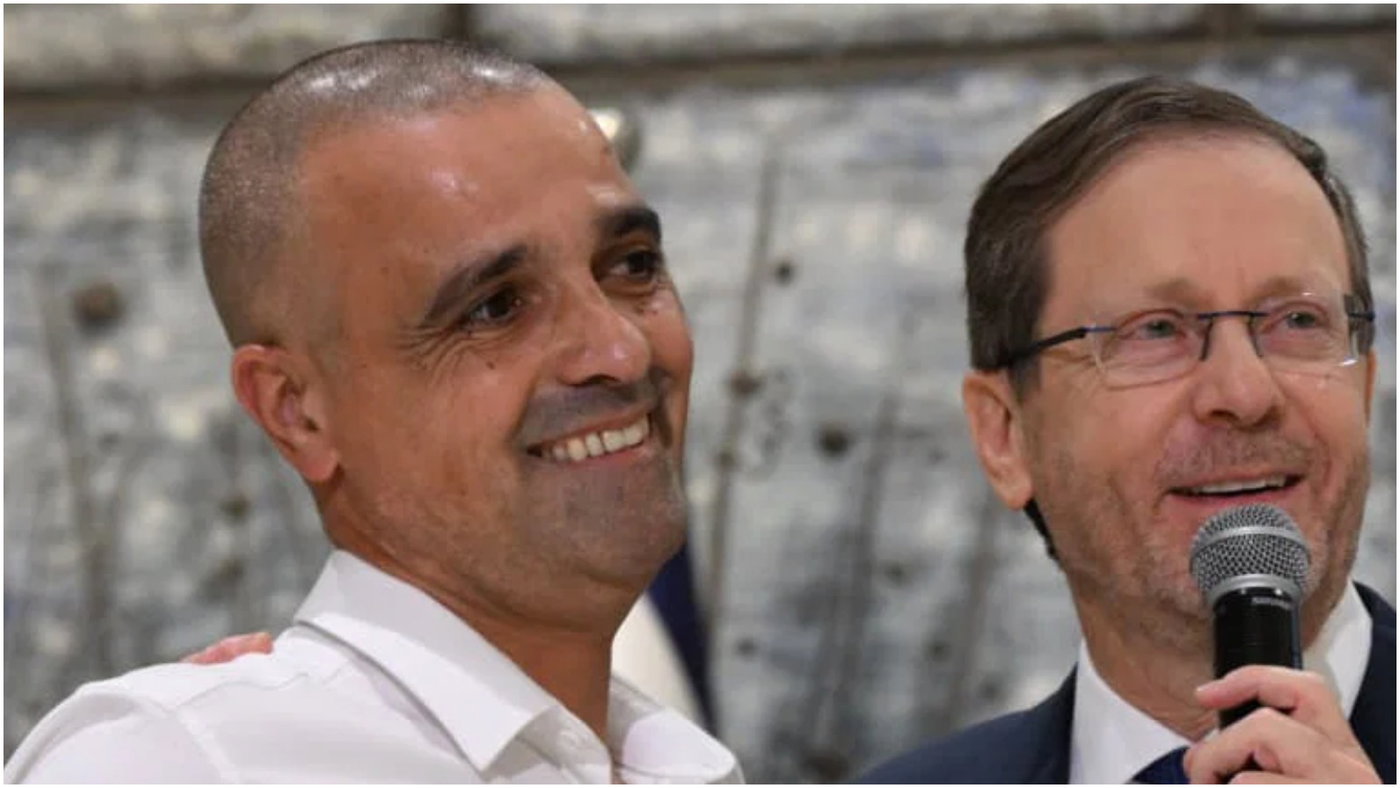 6 הגיבורים מטיסת פליי דובאי קיבלו אות גבורה; זה מה שהם סיפרו