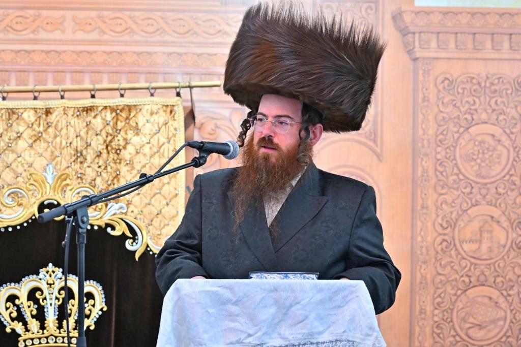 סוכות בחצר הקודש ספינקא בית שמש