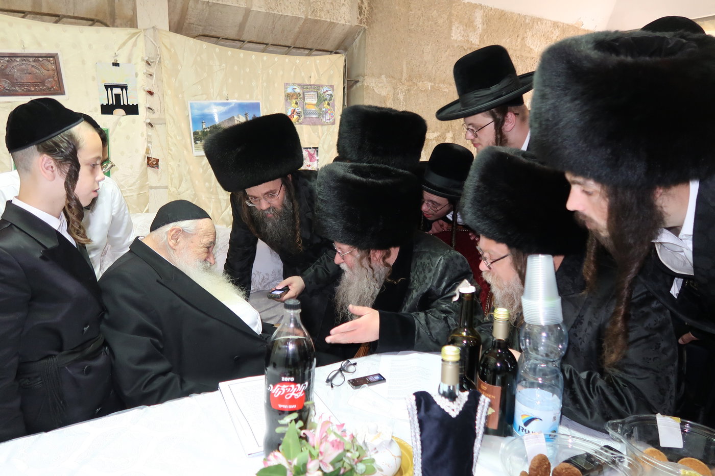 האדמו"ר מקוזמיר בביקור אצל הגר"א נבנצל 