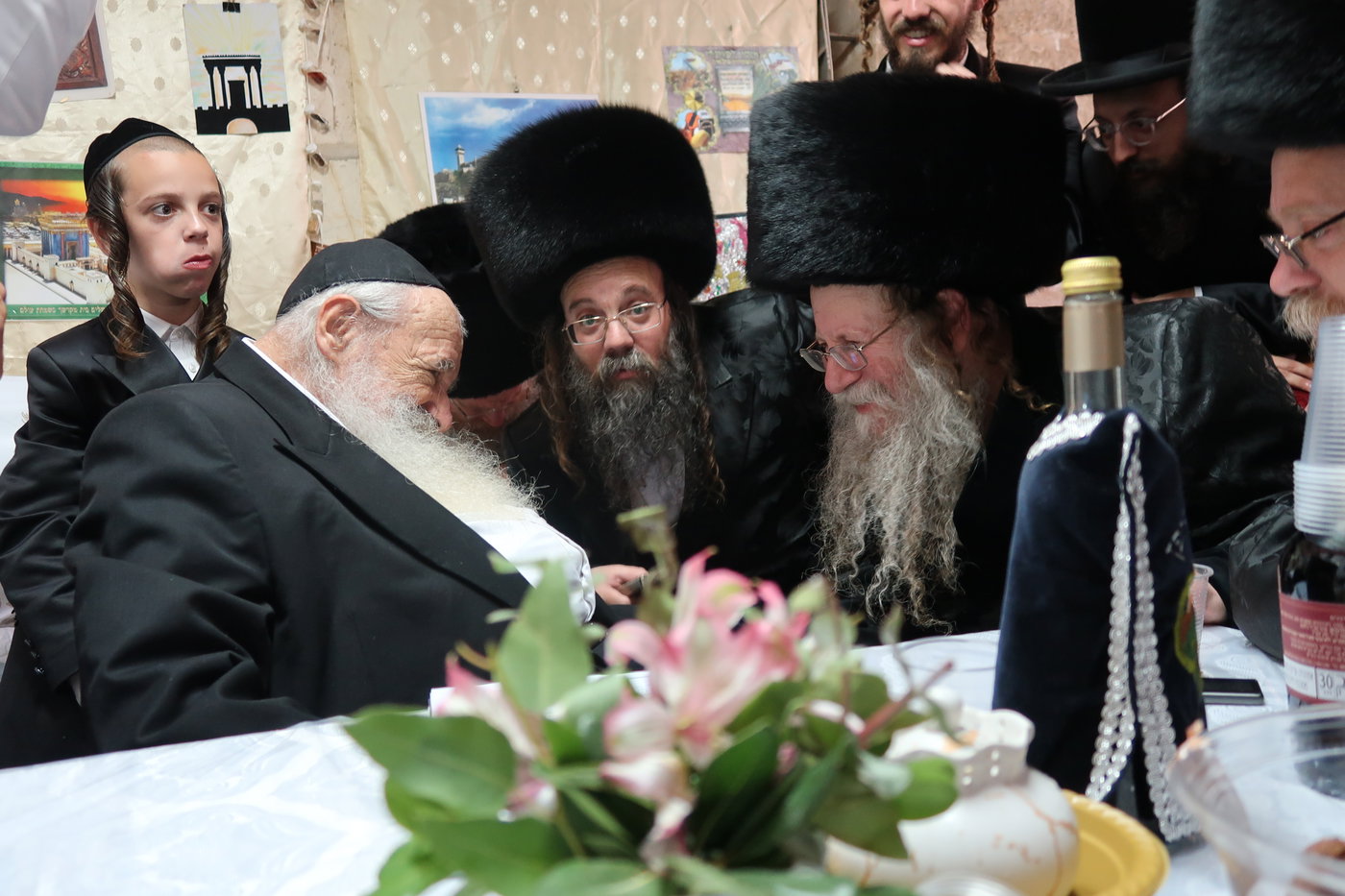 האדמו"ר מקוזמיר בביקור אצל הגר"א נבנצל 