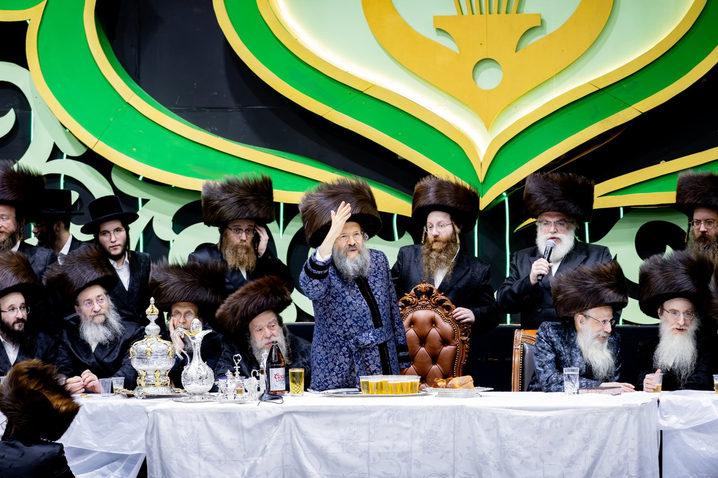 ירח האיתנים בחצה"ק באבוב 45