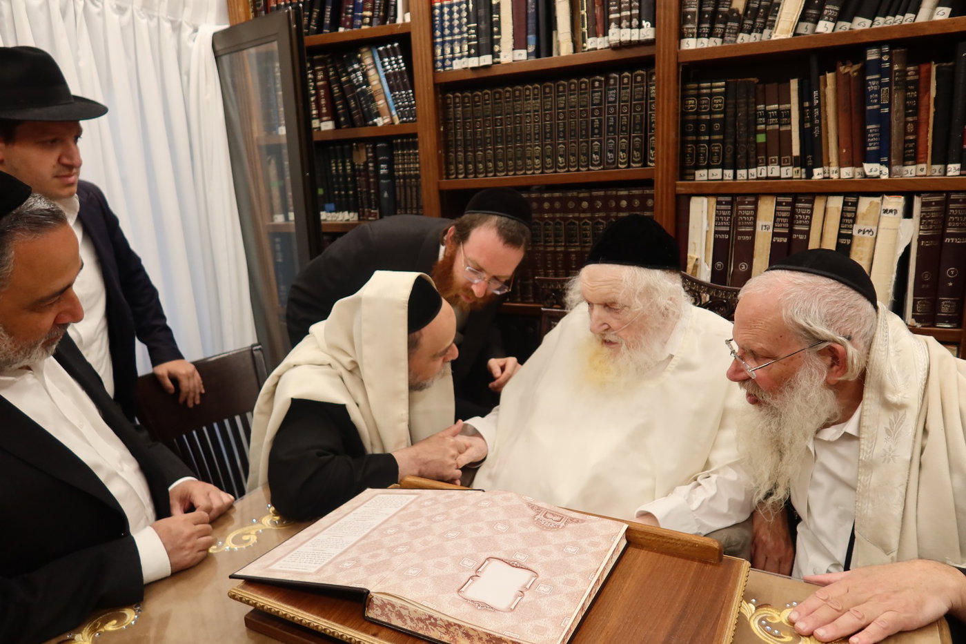 הרב יעקב דוד נאקש בביקור אצל הגר"מ שטרנבוך