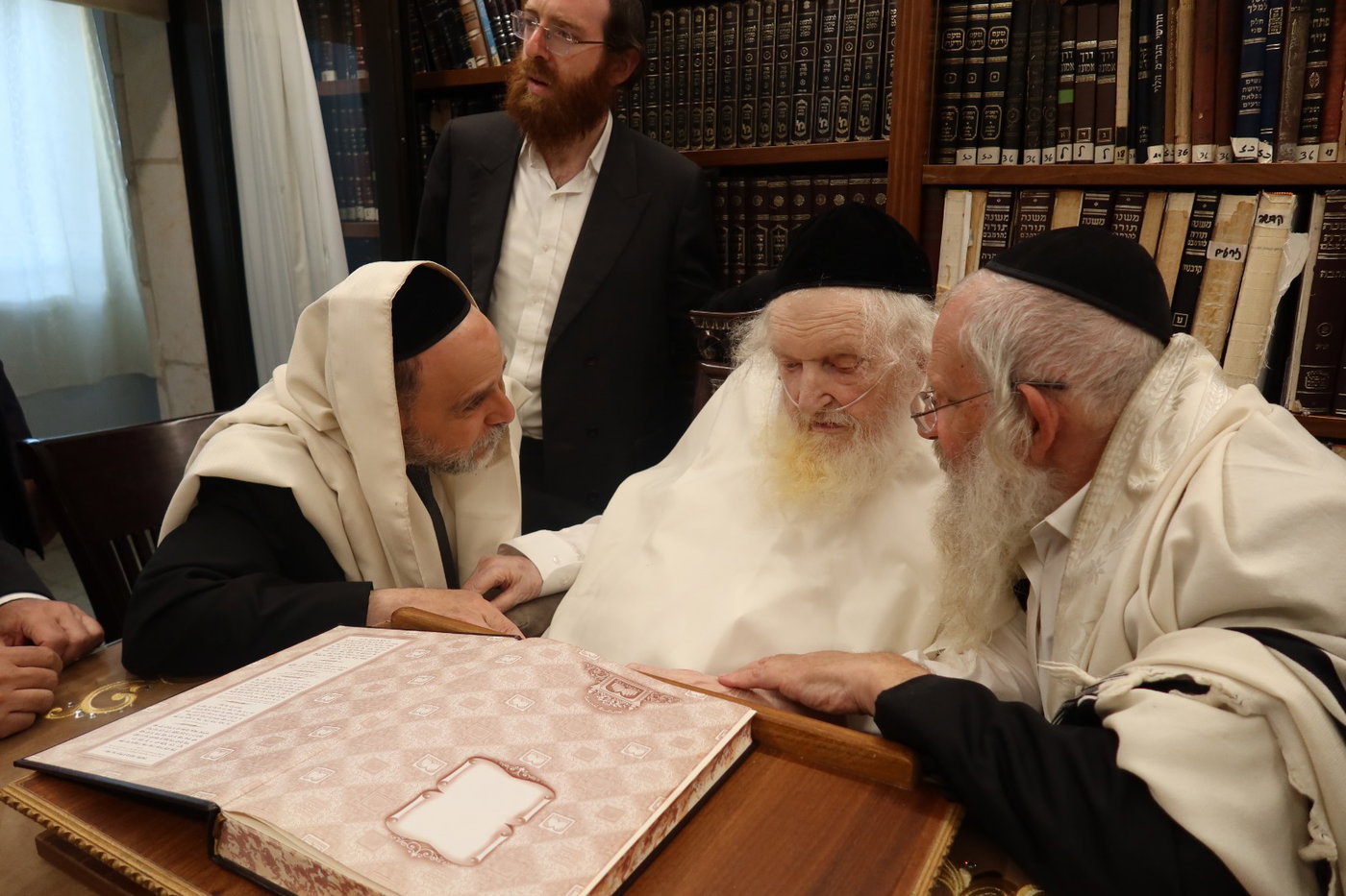 הרב יעקב דוד נאקש בביקור אצל הגר"מ שטרנבוך