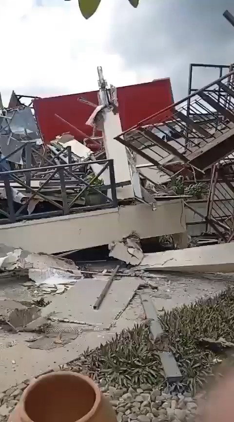 אווירת צונאמי: רעידת אדמה בעוצמה 7.7 טלטלה את המדינה