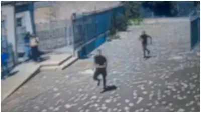 ריב אלים בבית הספר: צעיר בן 19 נכנס פנימה ודקר את אחד התלמידים