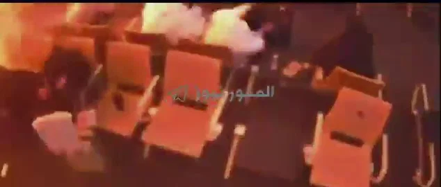תיעוד דרמטי מריאד: כך נראה רגע הפגיעה הקטלנית בשדה התעופה | מאות פצועים