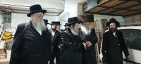 האדמו"ר מנדבורנה ביתר בביקור אצל האדמו"ר מנדבורנה