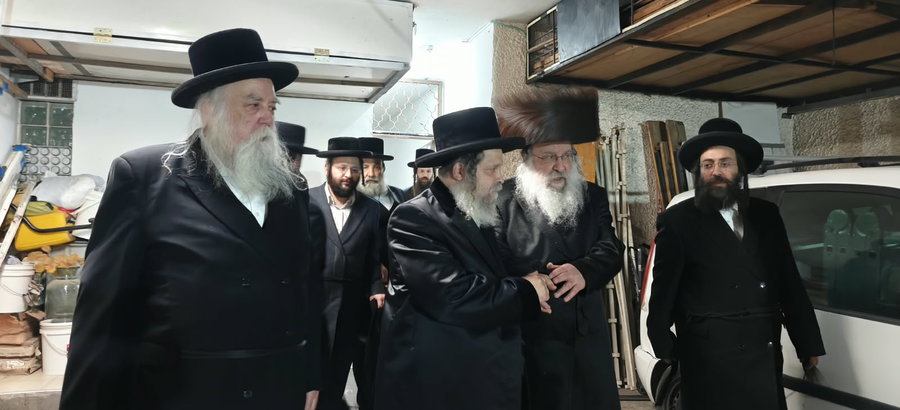 האדמו"ר מנדבורנה ביתר בביקור אצל האדמו"ר מנדבורנה
