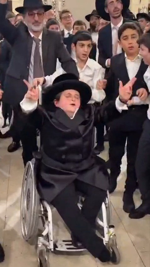 שמחת בר המצווה של ילד הפלא ישראל גולדרייך