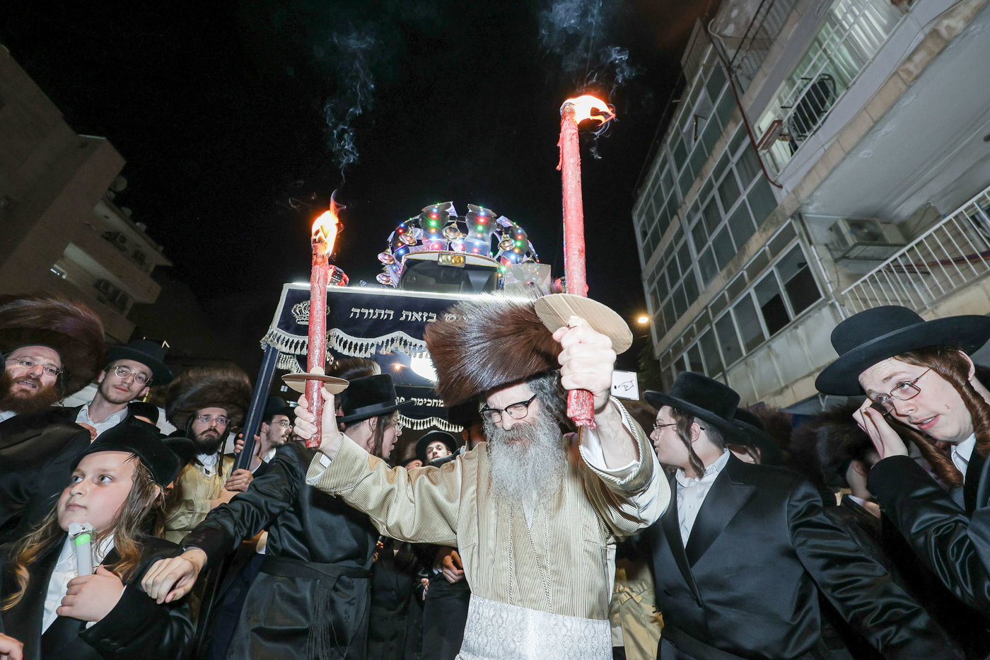 הכנסת ס"ת אצל הגה"צ רבי נחמן בידרמן
