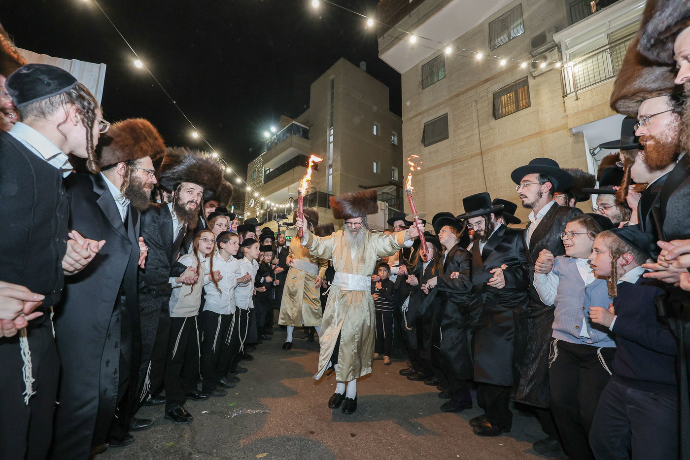 הכנסת ס"ת אצל הגה"צ רבי נחמן בידרמן
