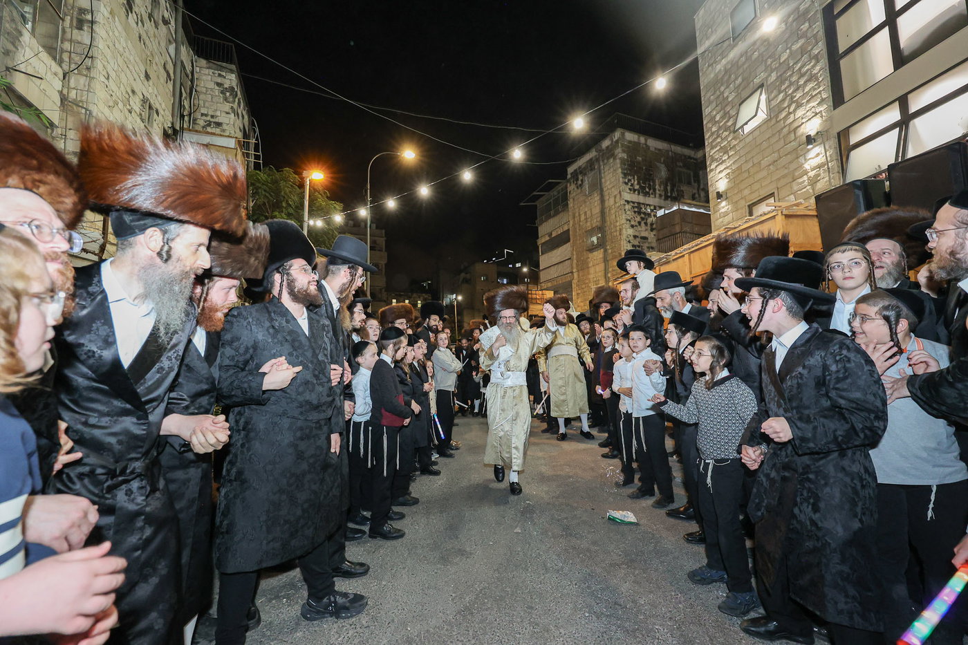 הכנסת ס"ת אצל הגה"צ רבי נחמן בידרמן