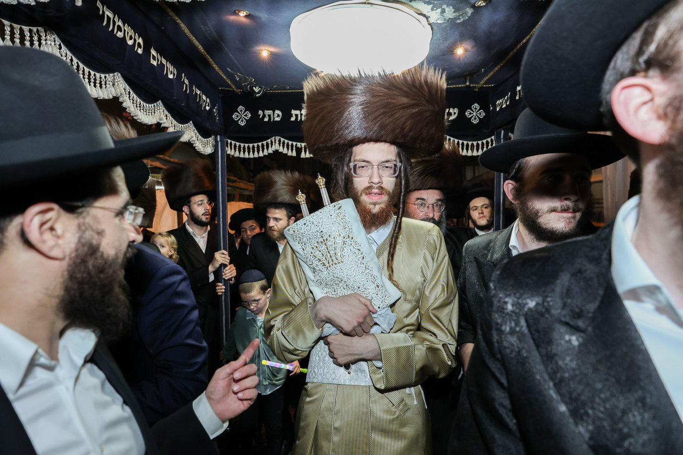 הכנסת ס"ת אצל הגה"צ רבי נחמן בידרמן