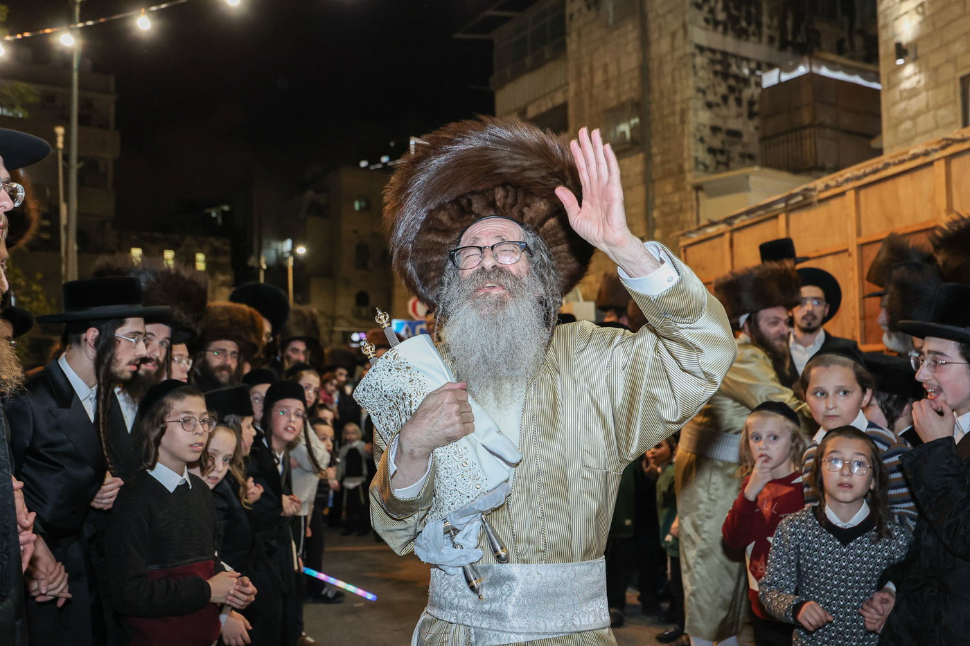 הכנסת ס"ת אצל הגה"צ רבי נחמן בידרמן