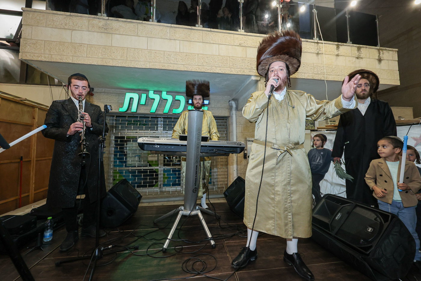 הכנסת ס"ת אצל הגה"צ רבי נחמן בידרמן