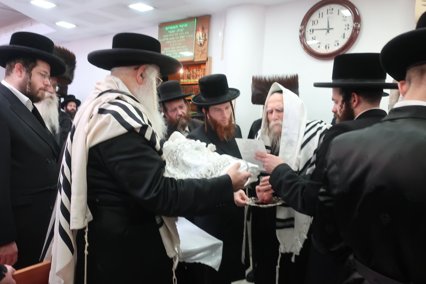 שמחת הברית לנין האדמו"רים מערלוי וקאסוב ויזניץ