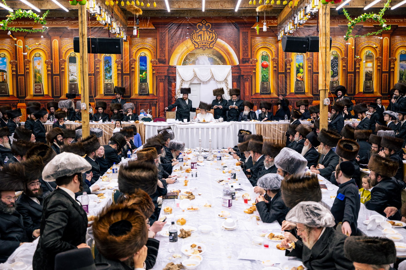 ירח האיתנים בחצה"ק טאהש