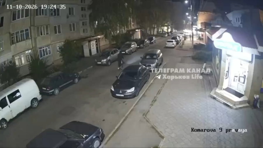 שניות מהאסון: צעירה תיעדה את עצמה והטיל התפוצץ מעליה