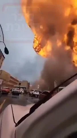 הנקמה של סעודיה החלה: תקיפות ענק בבירת החות'ים צנעא - כך זה נראה