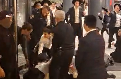 מהומה בבני ברק: מפגינים ניסו לפרוץ לבסיס של חיילים חרדים | צפו