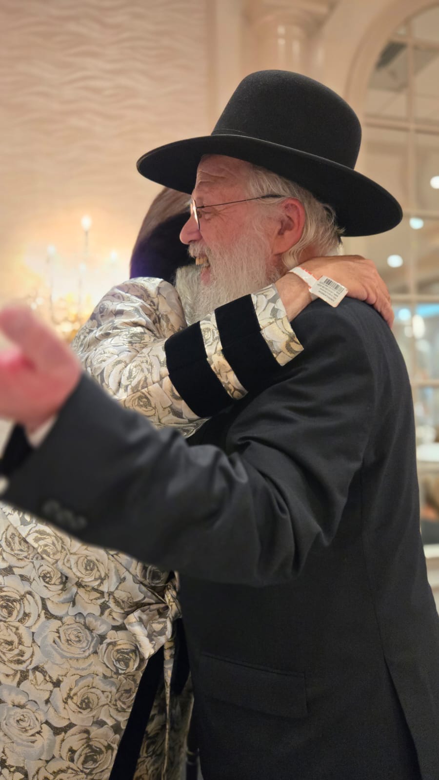 שמחת בית ניקלשבורג - סטרעטין