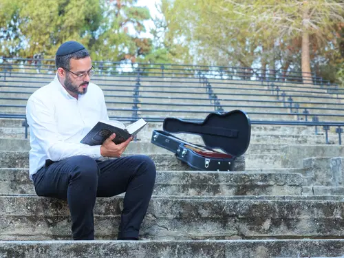 אורי אברהם