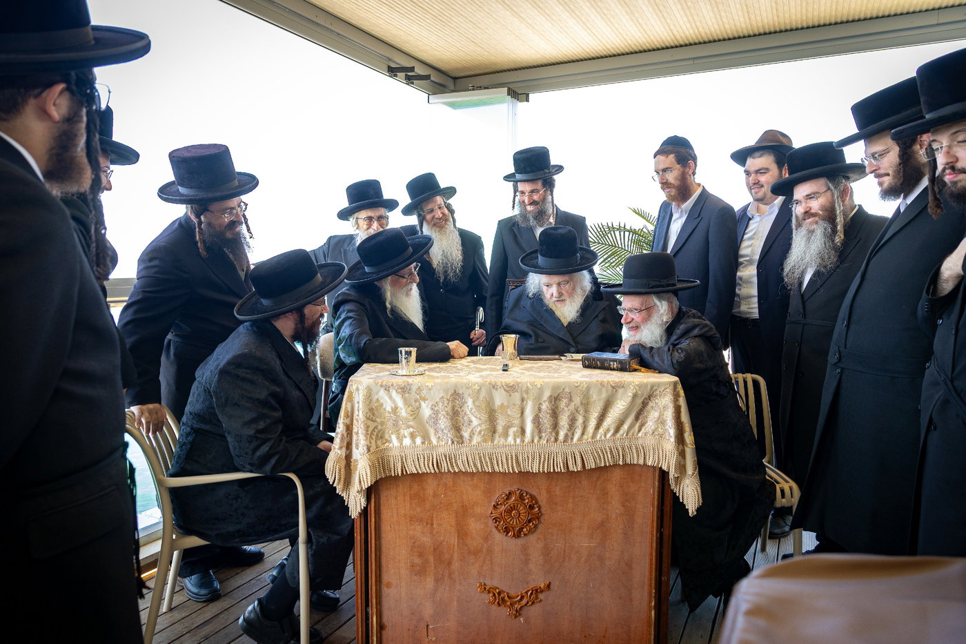 האדמו"ר מצאנז בביקור אצל הגר"מ שטרנבוך
