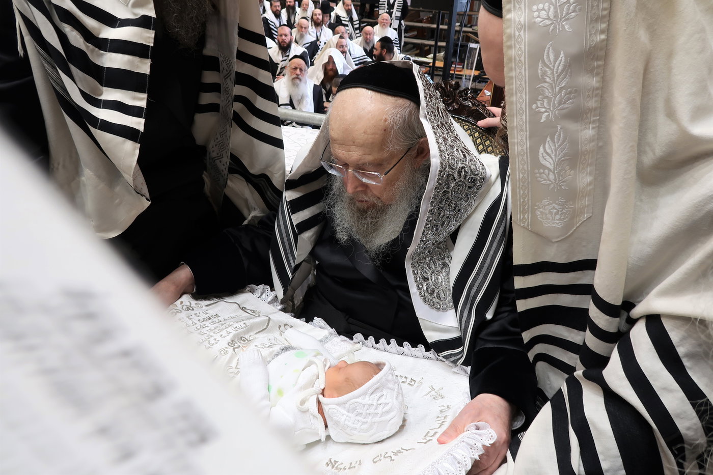 שמחת הברית לנין האדמו"רים מסלונים וקוזמיר