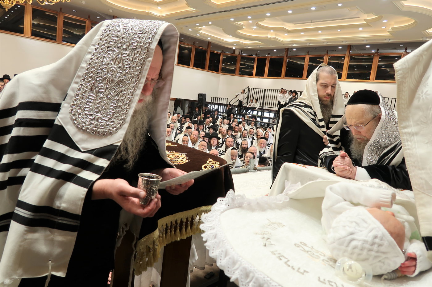 שמחת הברית לנין האדמו"רים מסלונים וקוזמיר