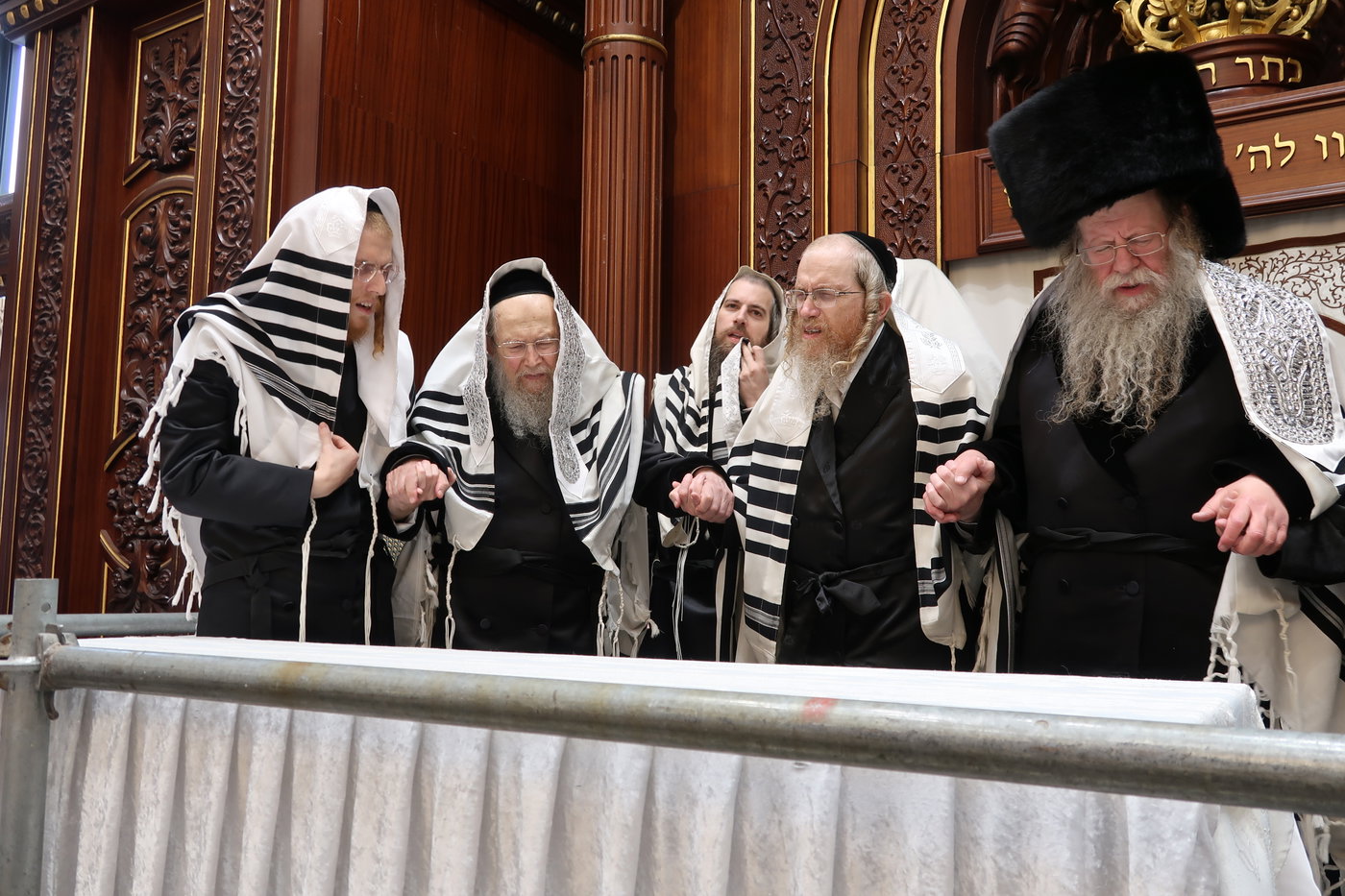 שמחת הברית לנין האדמו"רים מסלונים וקוזמיר