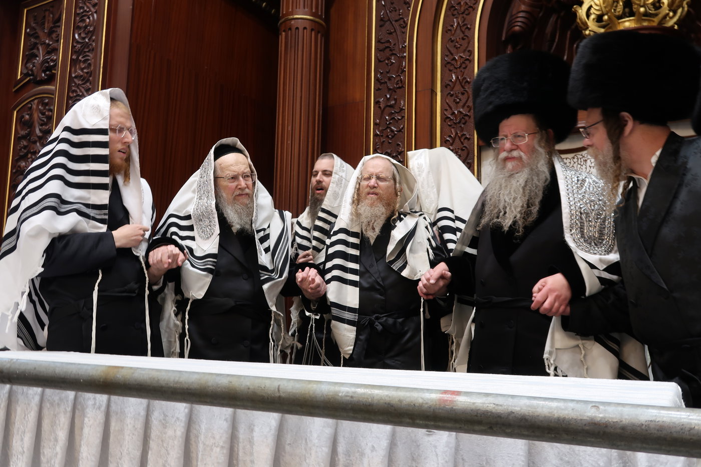 שמחת הברית לנין האדמו"רים מסלונים וקוזמיר