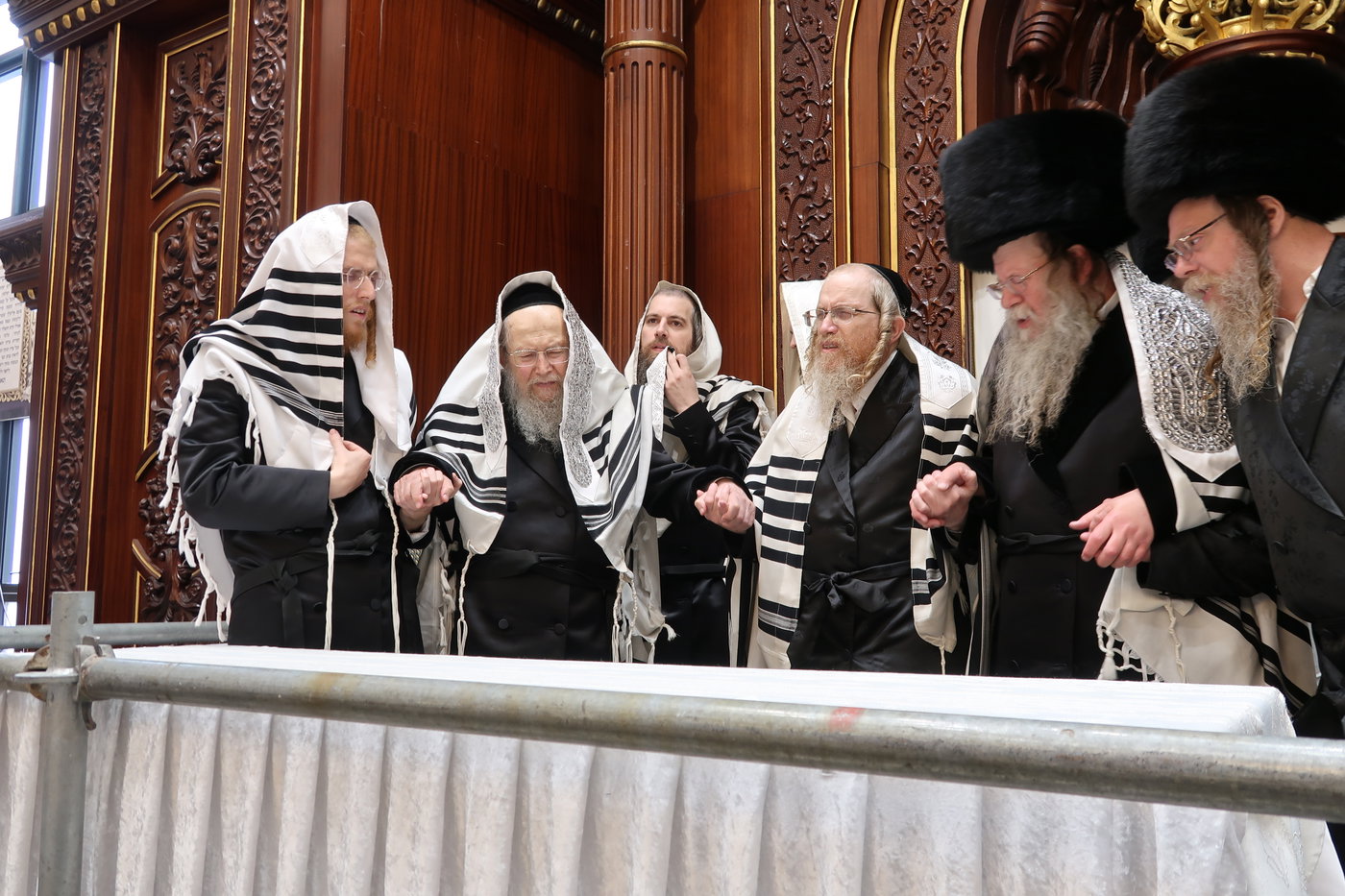 שמחת הברית לנין האדמו"רים מסלונים וקוזמיר