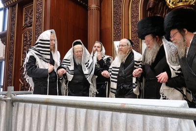 שמחת הברית לנין האדמו"רים מסלונים וקוזמיר