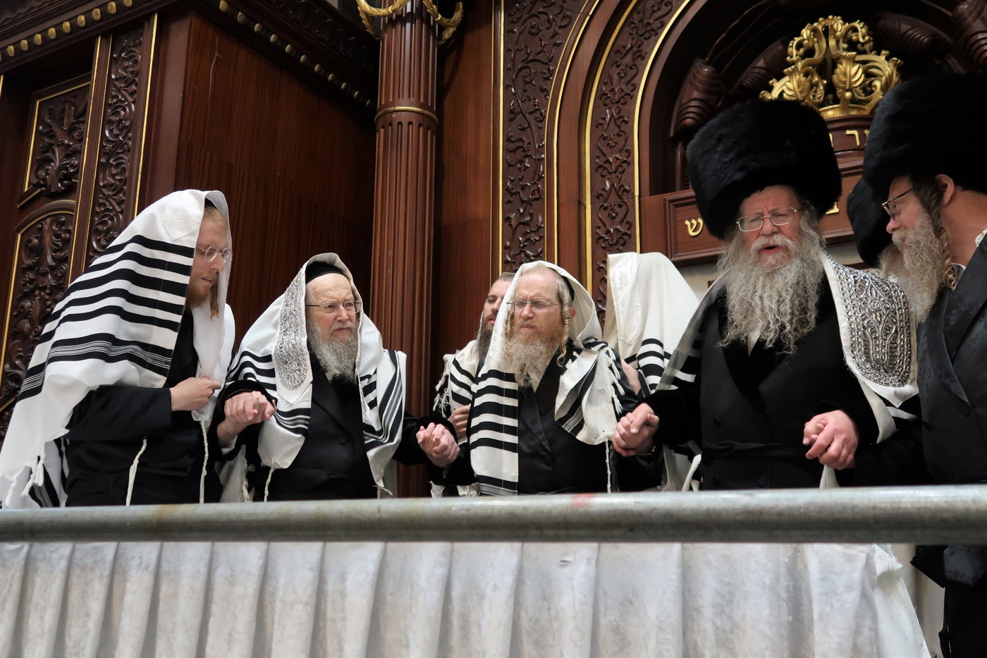 שמחת הברית לנין האדמו"רים מסלונים וקוזמיר