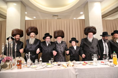 שמחת בר המצווה בחצרות טריסק - סאווראן