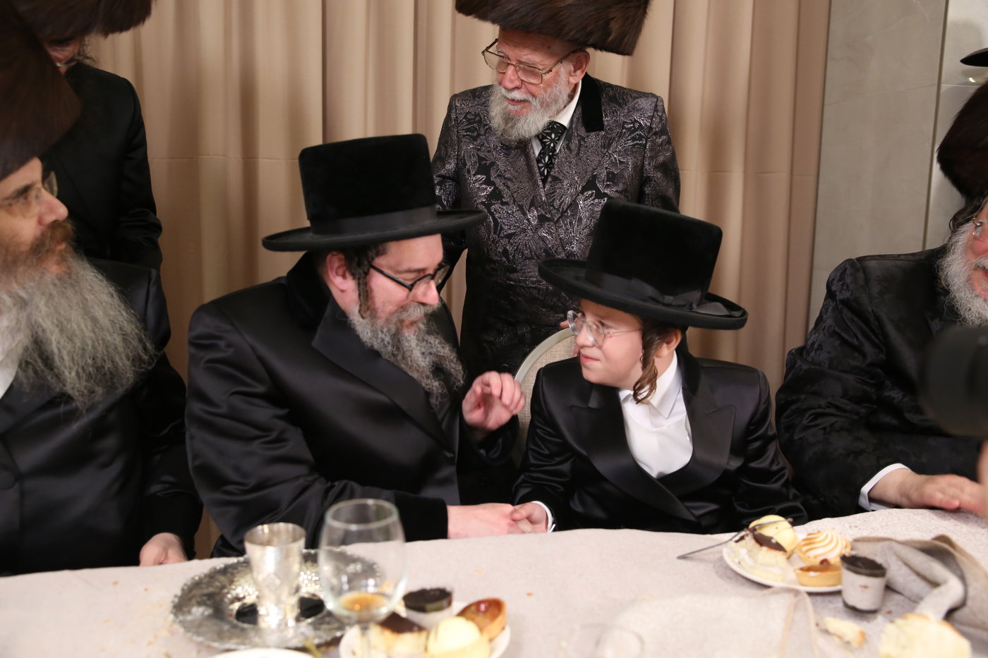 שמחת בר המצווה בחצרות טריסק - סאווראן