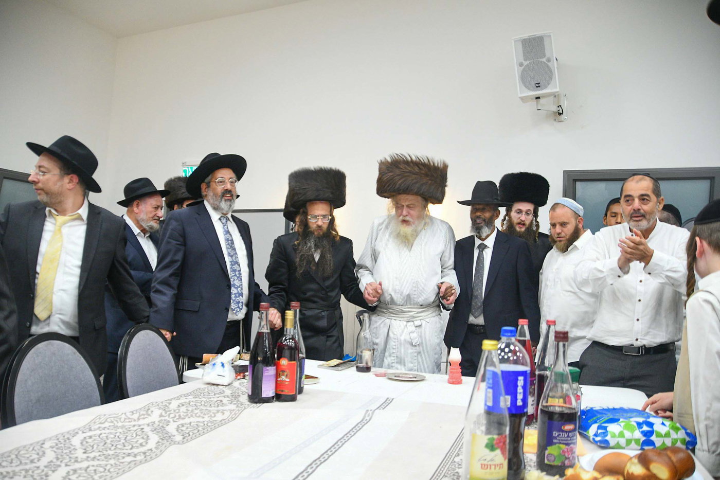האדמו"ר ממבקשי אמונה בעמנואל