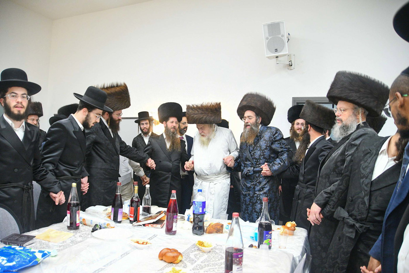 האדמו"ר ממבקשי אמונה בעמנואל