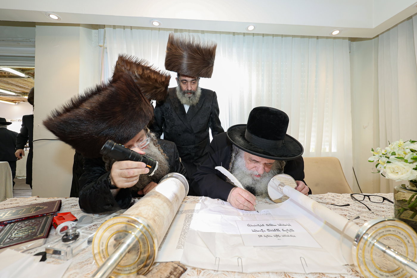 הכנסת ספר התורה