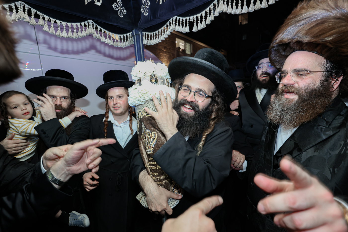 הכנסת ספר התורה
