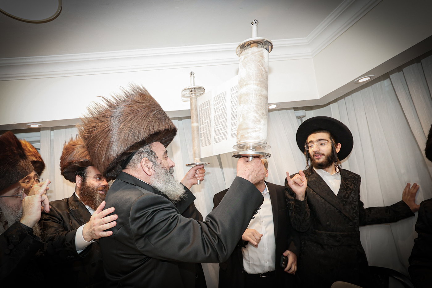 הכנסת ספר התורה