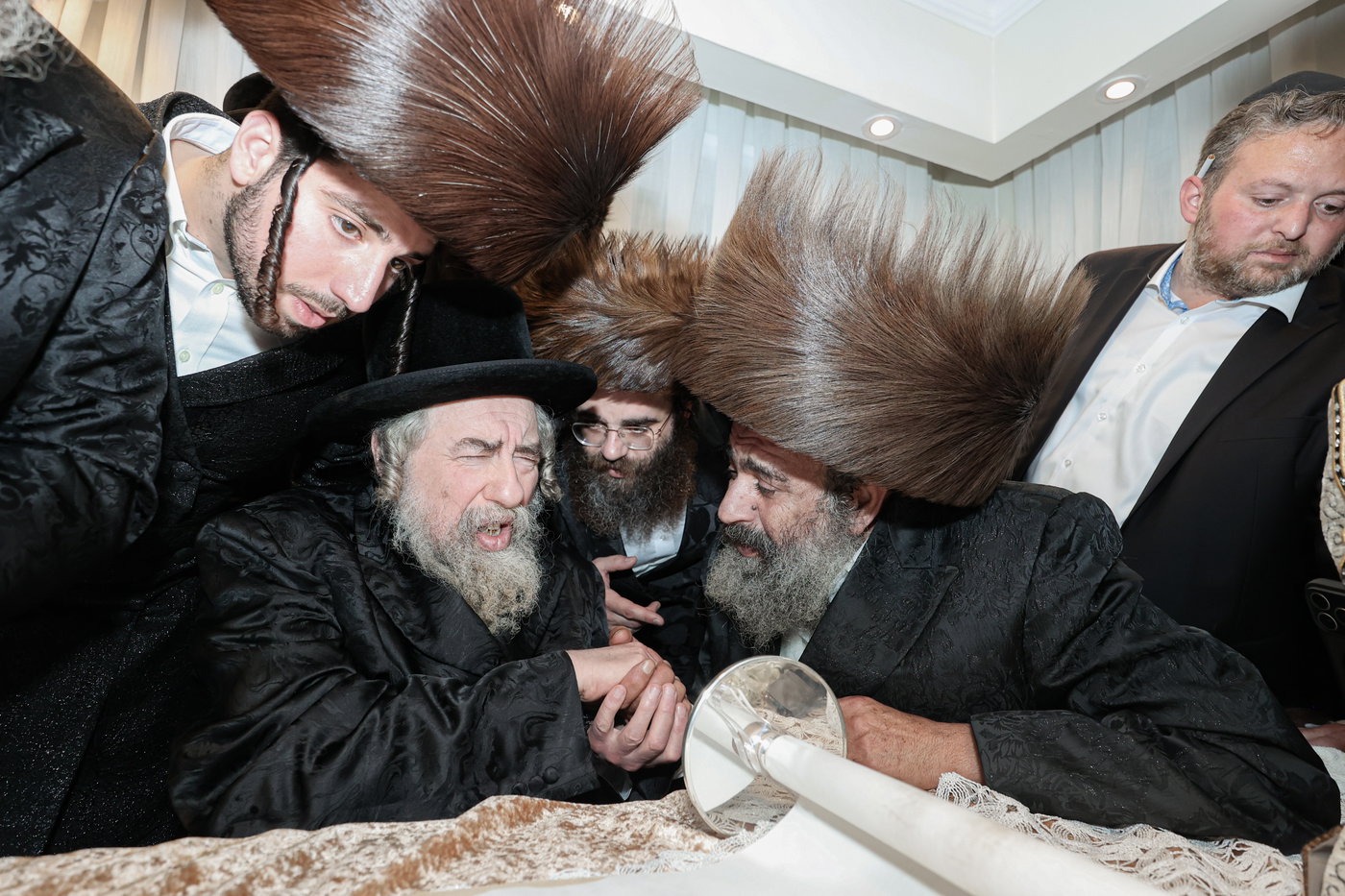 הכנסת ספר התורה