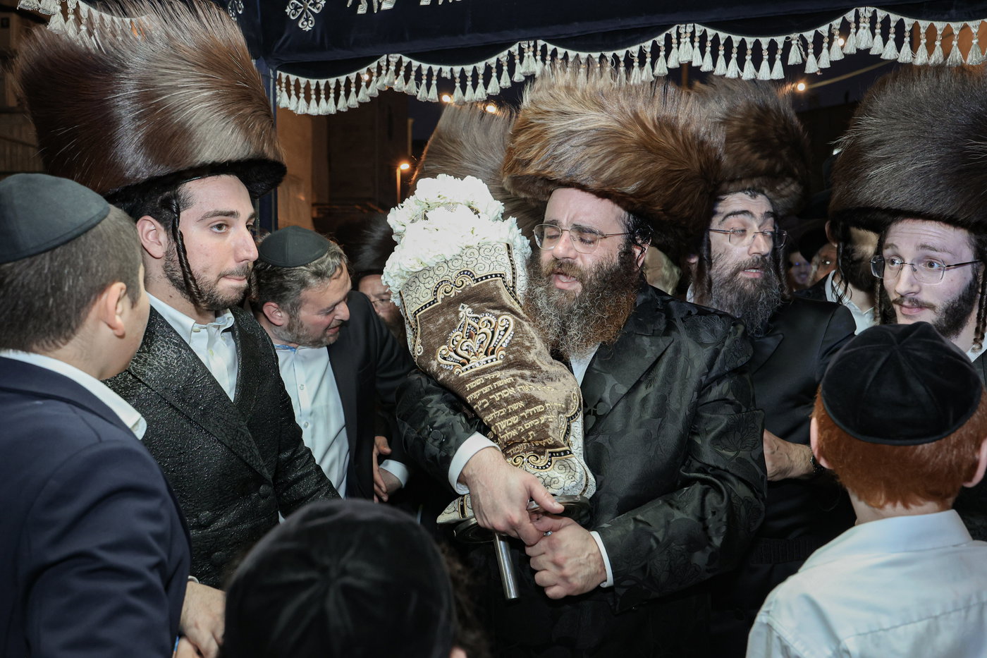 הכנסת ספר התורה