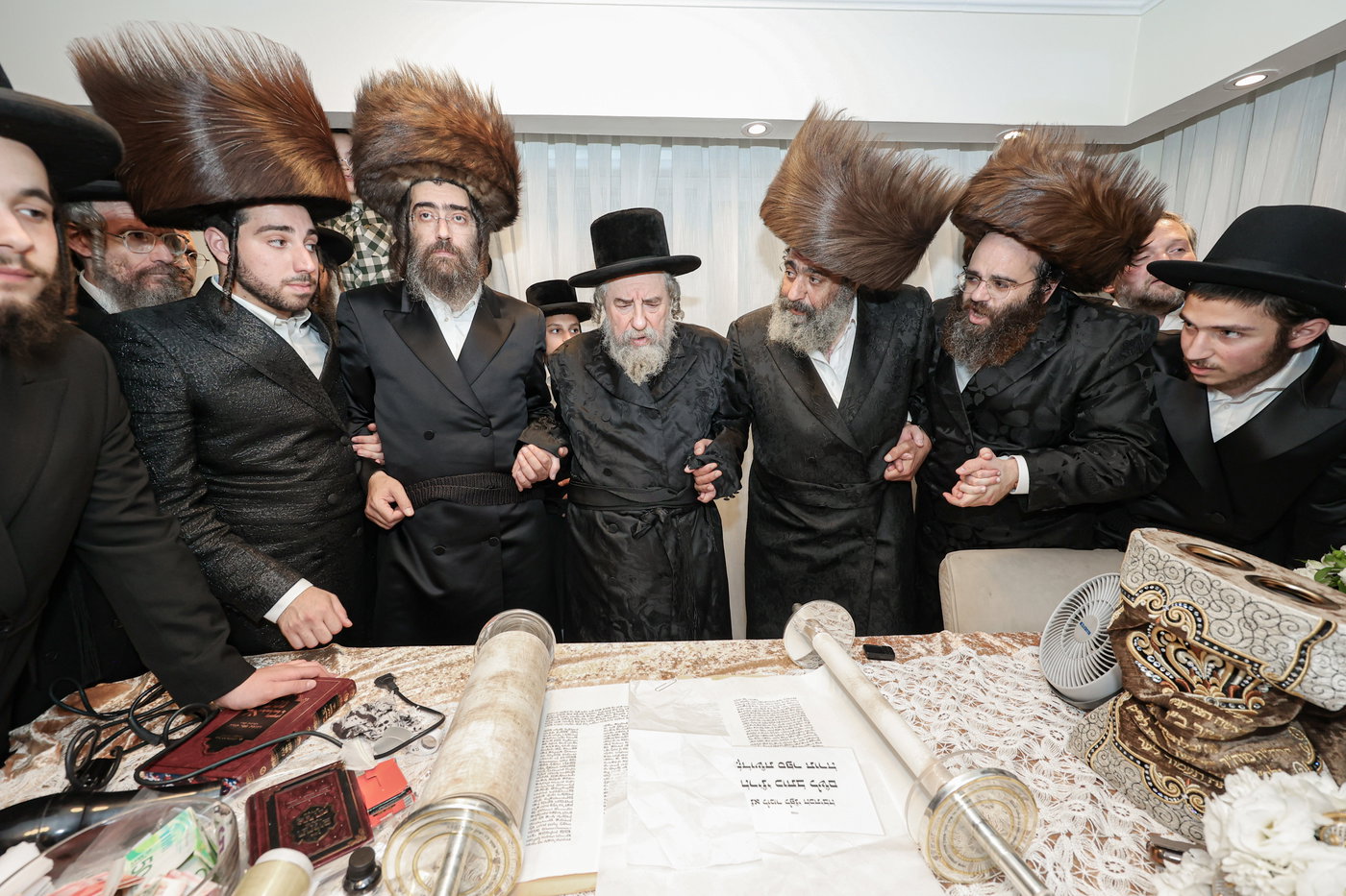 הכנסת ספר התורה
