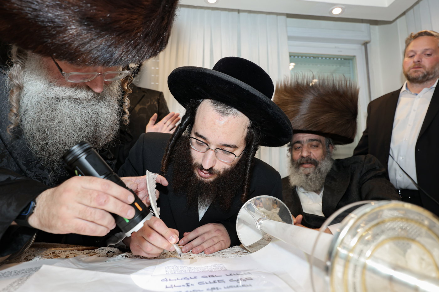הכנסת ספר התורה