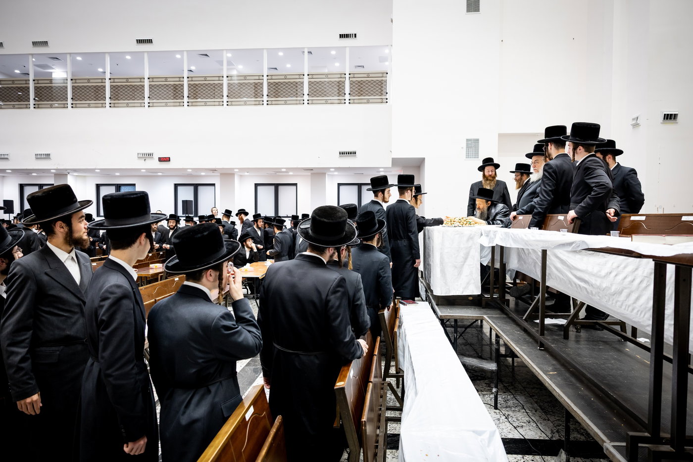 האדמו"ר מבאבוב 45 בפתיחת הזמן