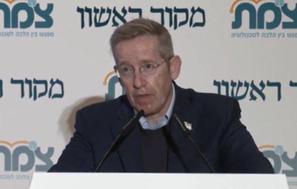 מקורבו של נתניהו מספר על סביבת רה"מ: "תפילות מי שברך לפני מבצעים דרמטיים"