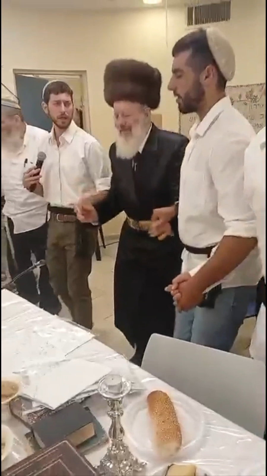 האדמו"ר מפאשקאן בטיש